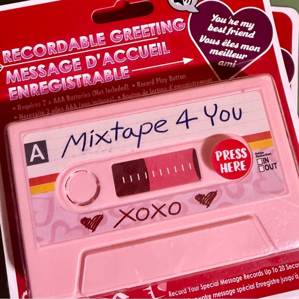 2 VIRAL Valentine Recordable Greeting Cassettes